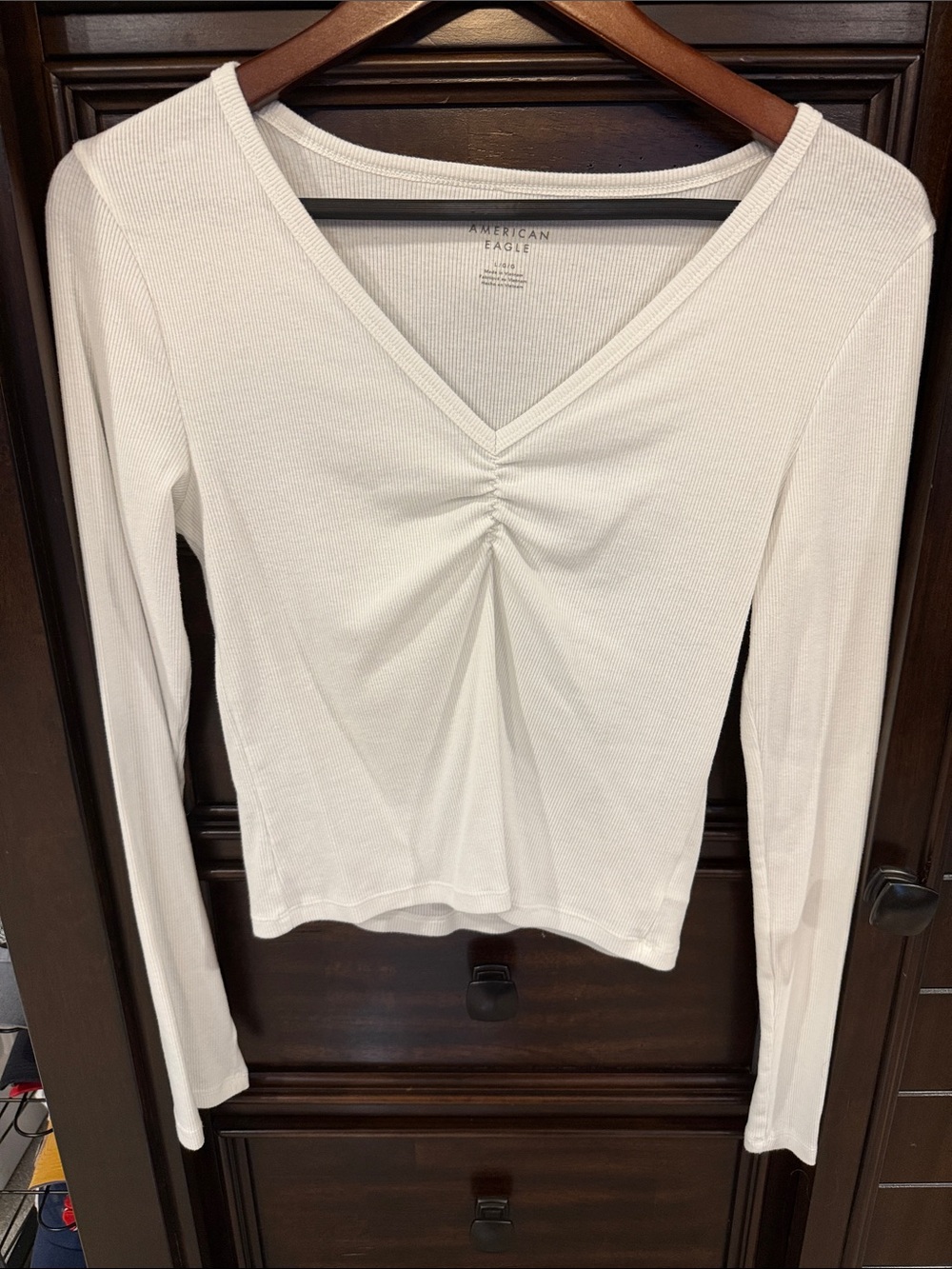 American Eagle Outfitters Cream V-Neck Ruched Long Sleeve Top
